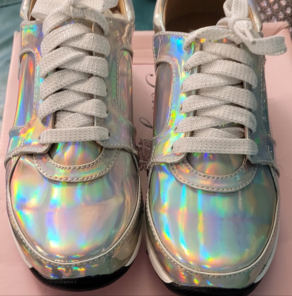 Iridescent Silver Holographic Womens Sneakers by Penny Loves Kenny, size 7 NIB
